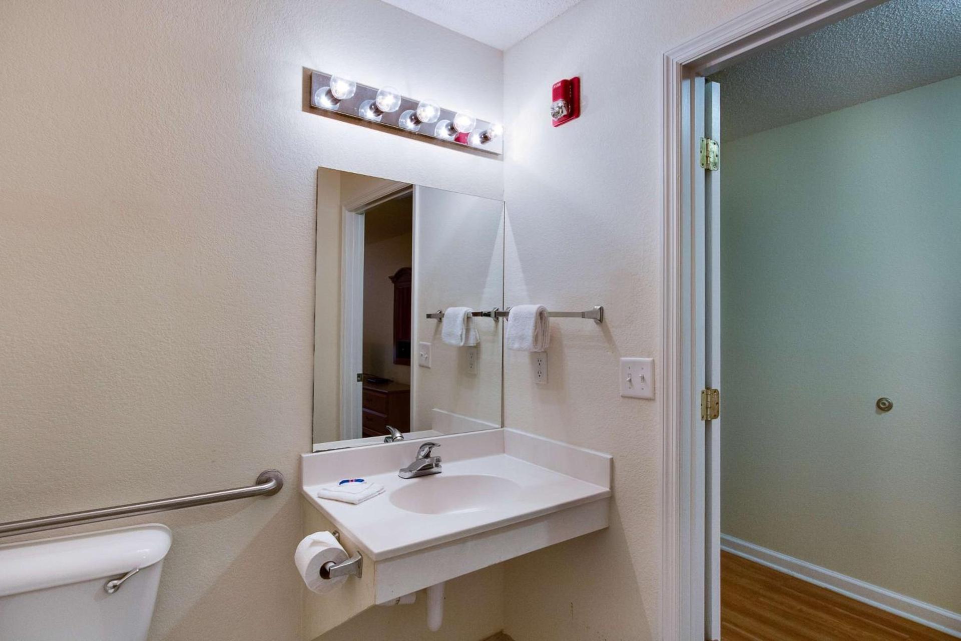 Motel 6-Hinesville, GA photo 47