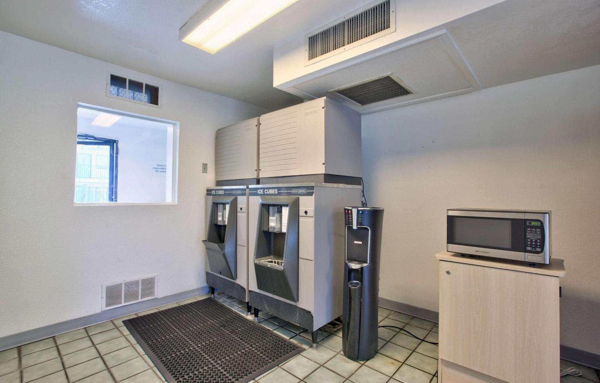 Motel 6-Valdosta, GA - University photo 37