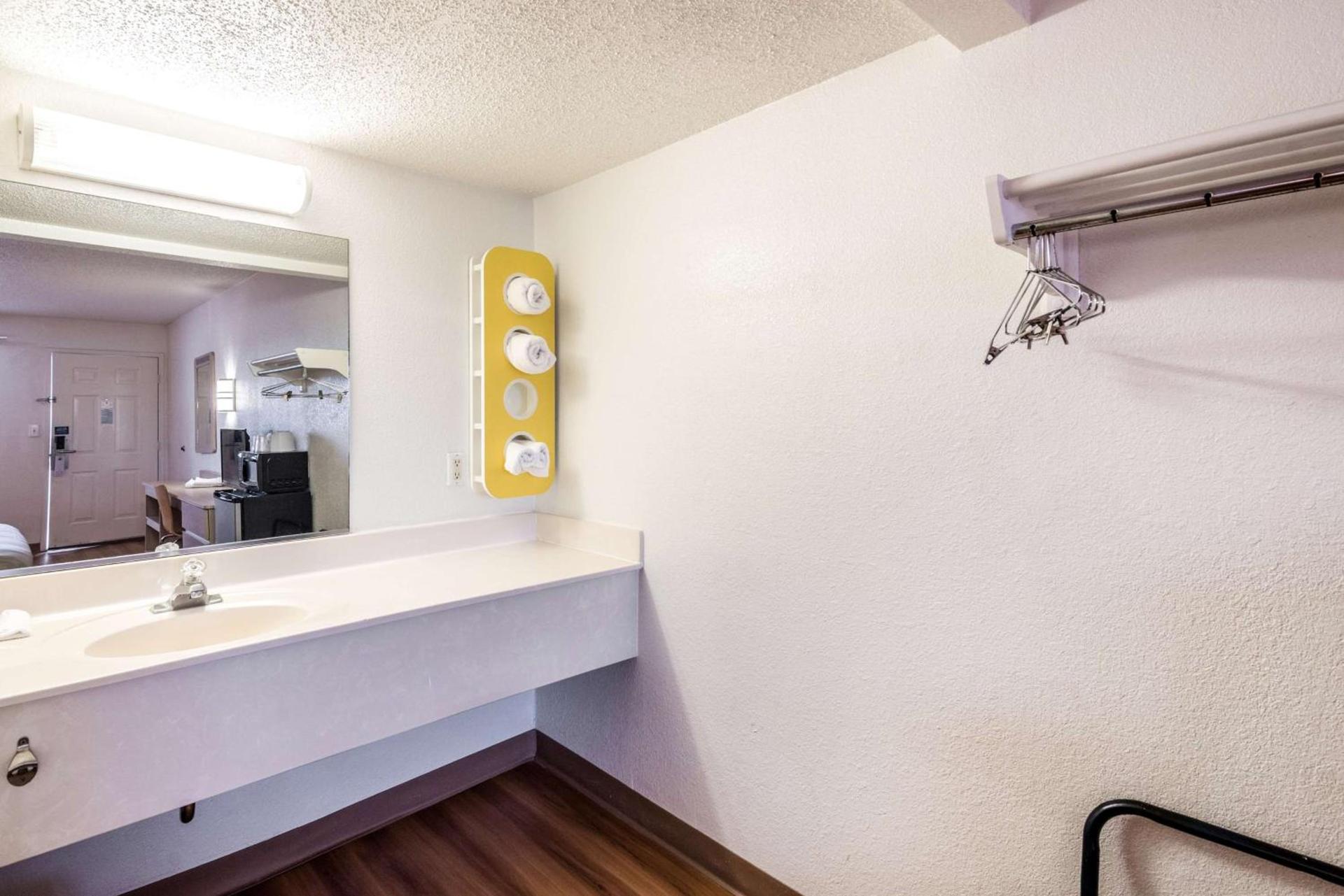 Motel 6-Anniston, AL photo 33