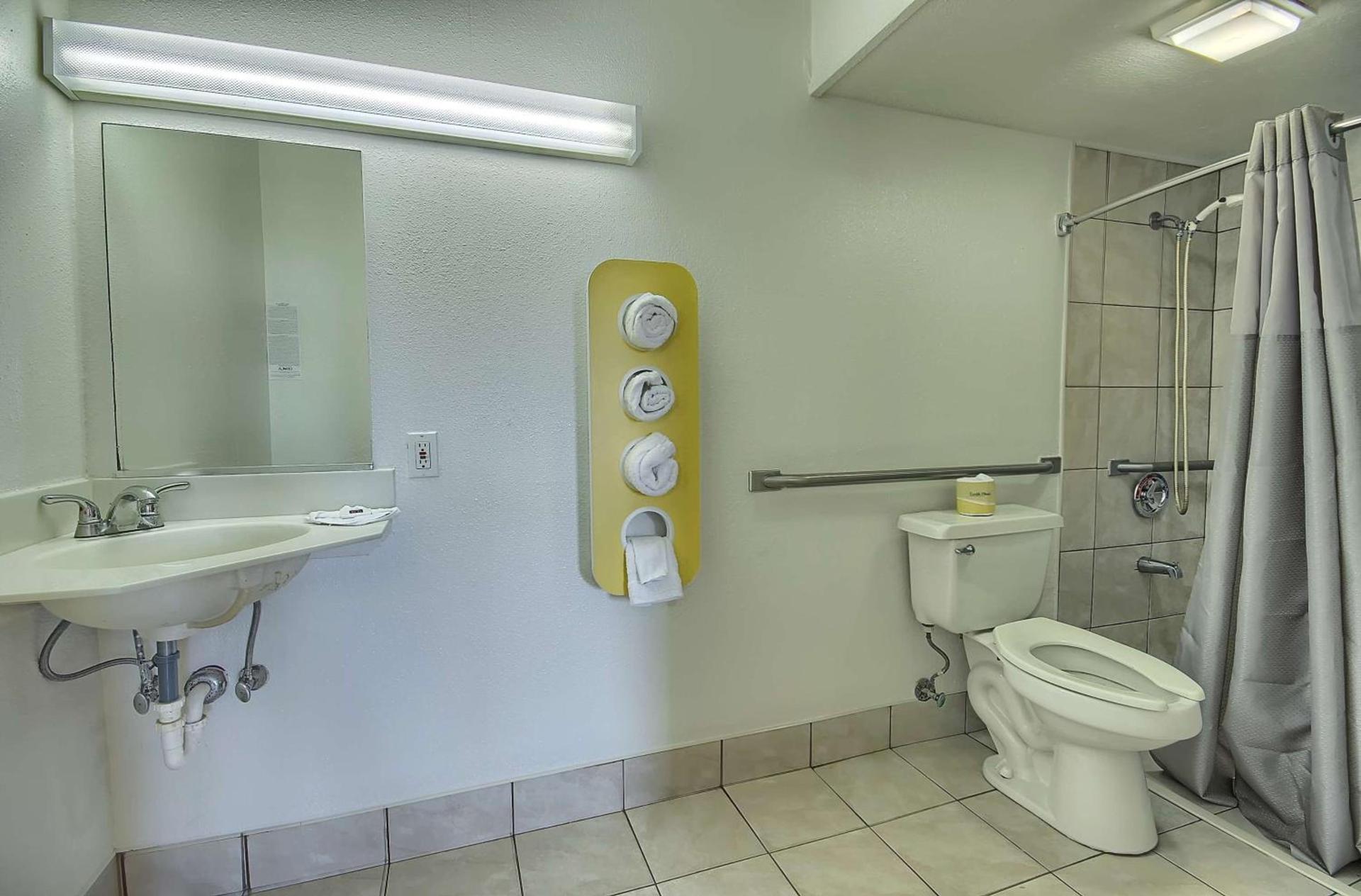 Motel 6-Lima, OH photo 61