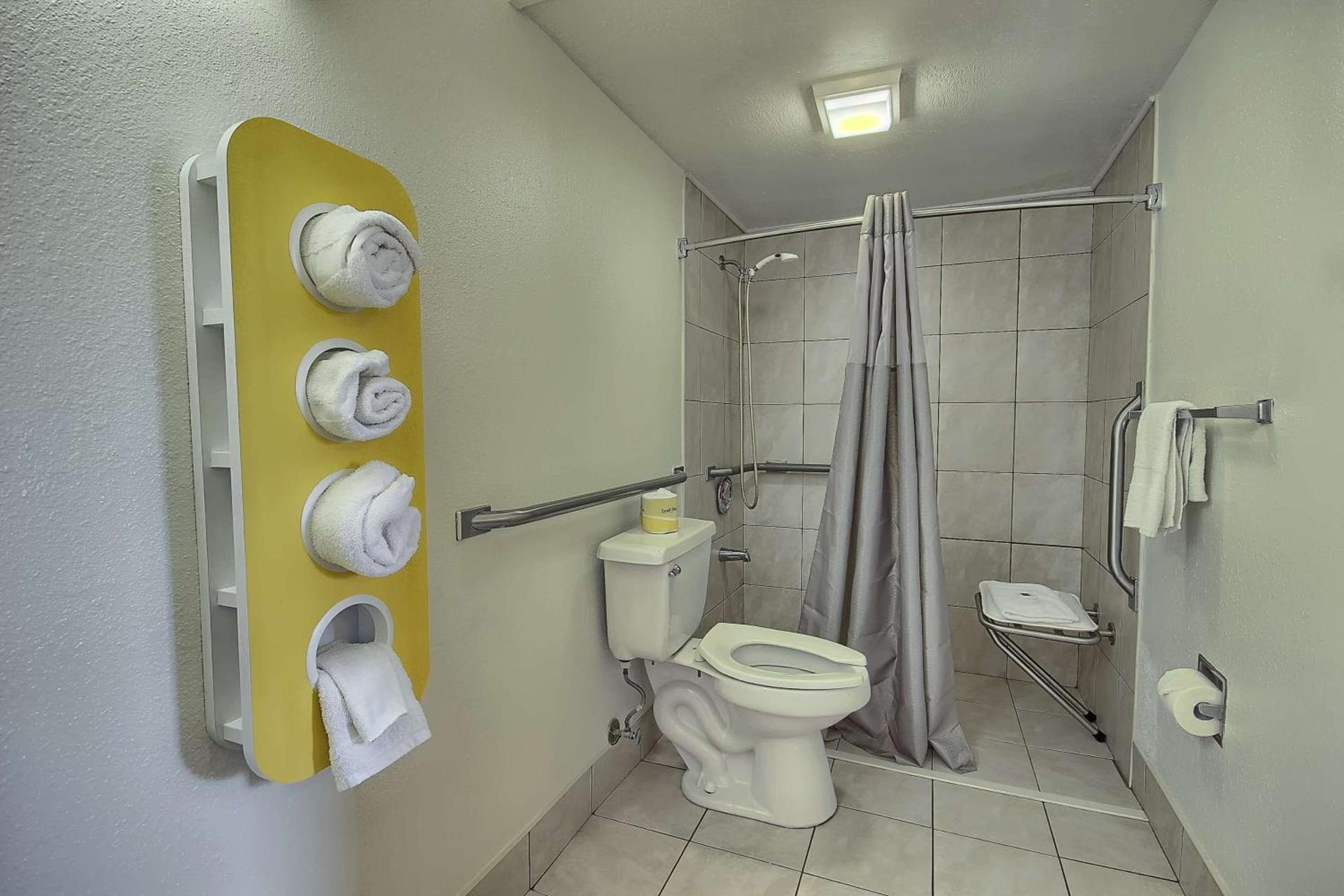 Motel 6-Lima, OH photo 60