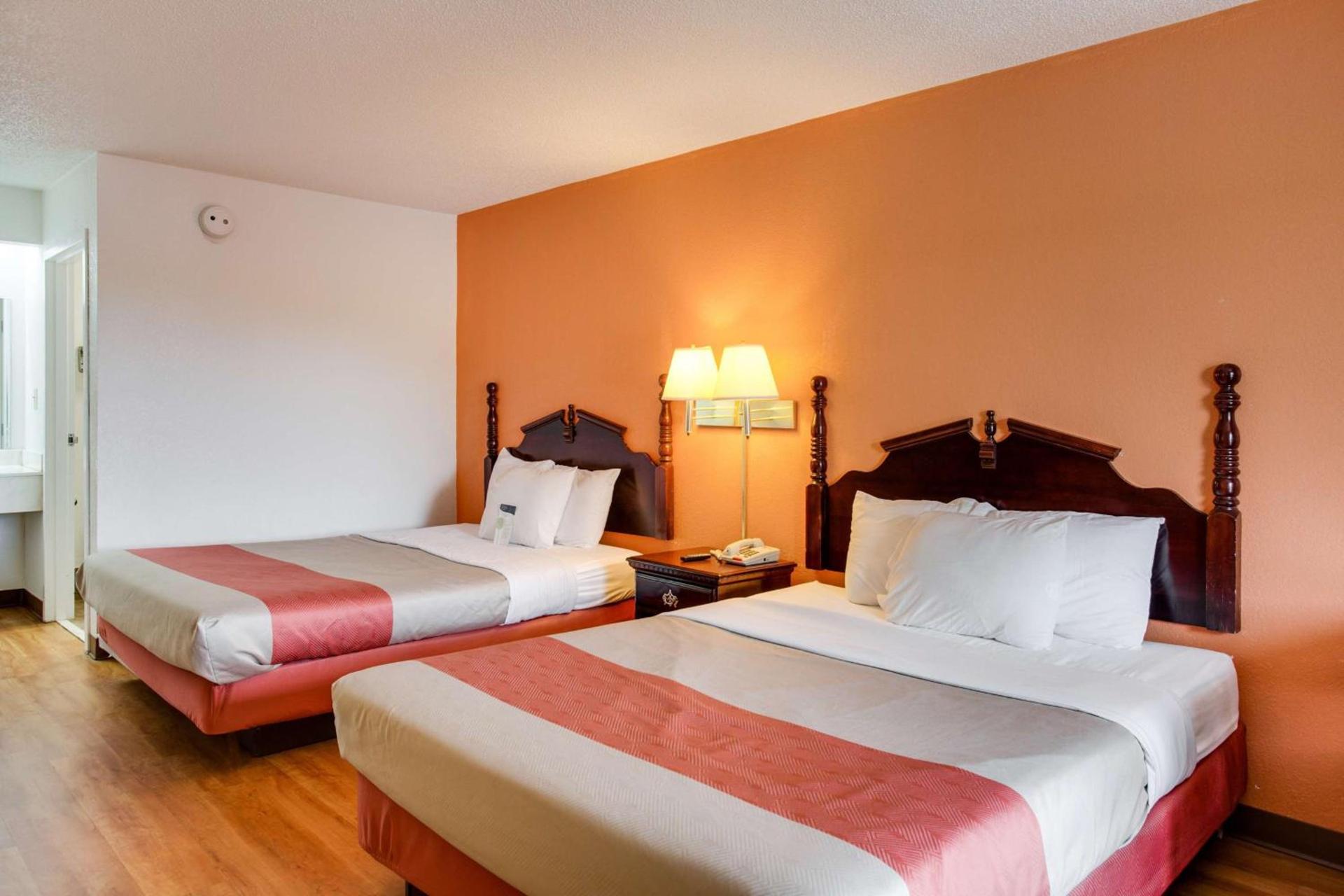 Motel 6-White House, TN photo 45