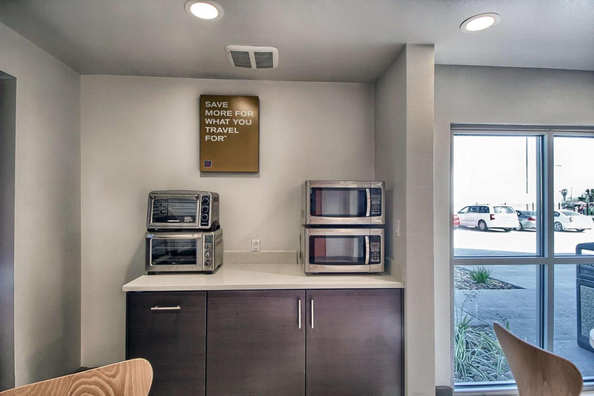 Motel 6-Weslaco, TX photo 52