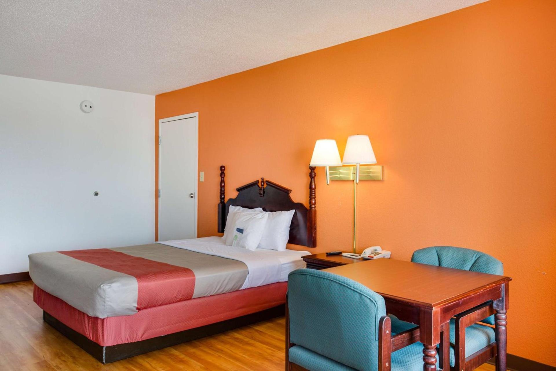 Motel 6-White House, TN photo 59