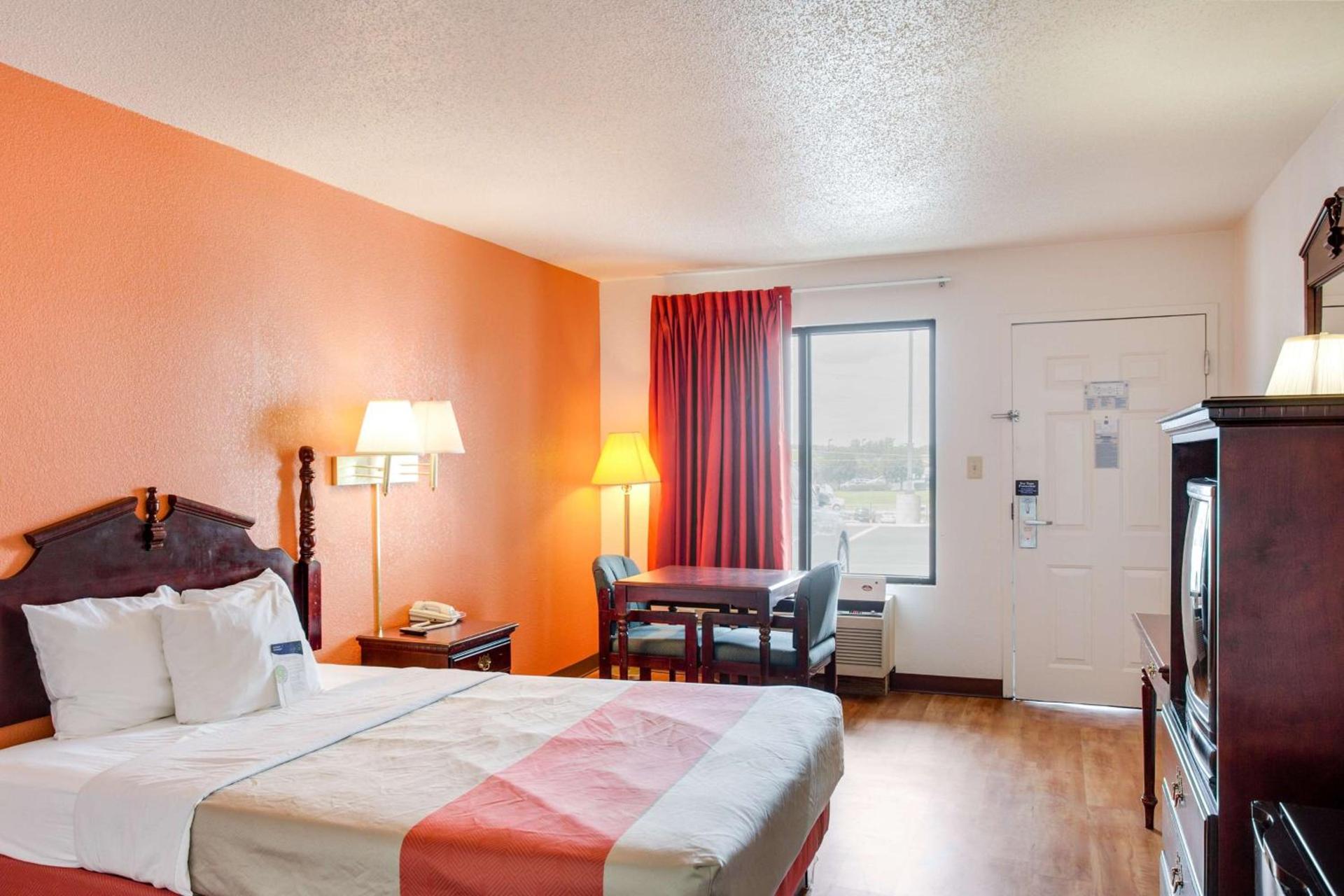 Motel 6-White House, TN photo 61