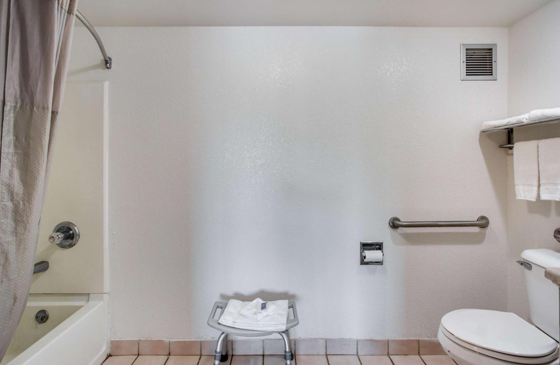 Motel 6-White House, TN photo 70