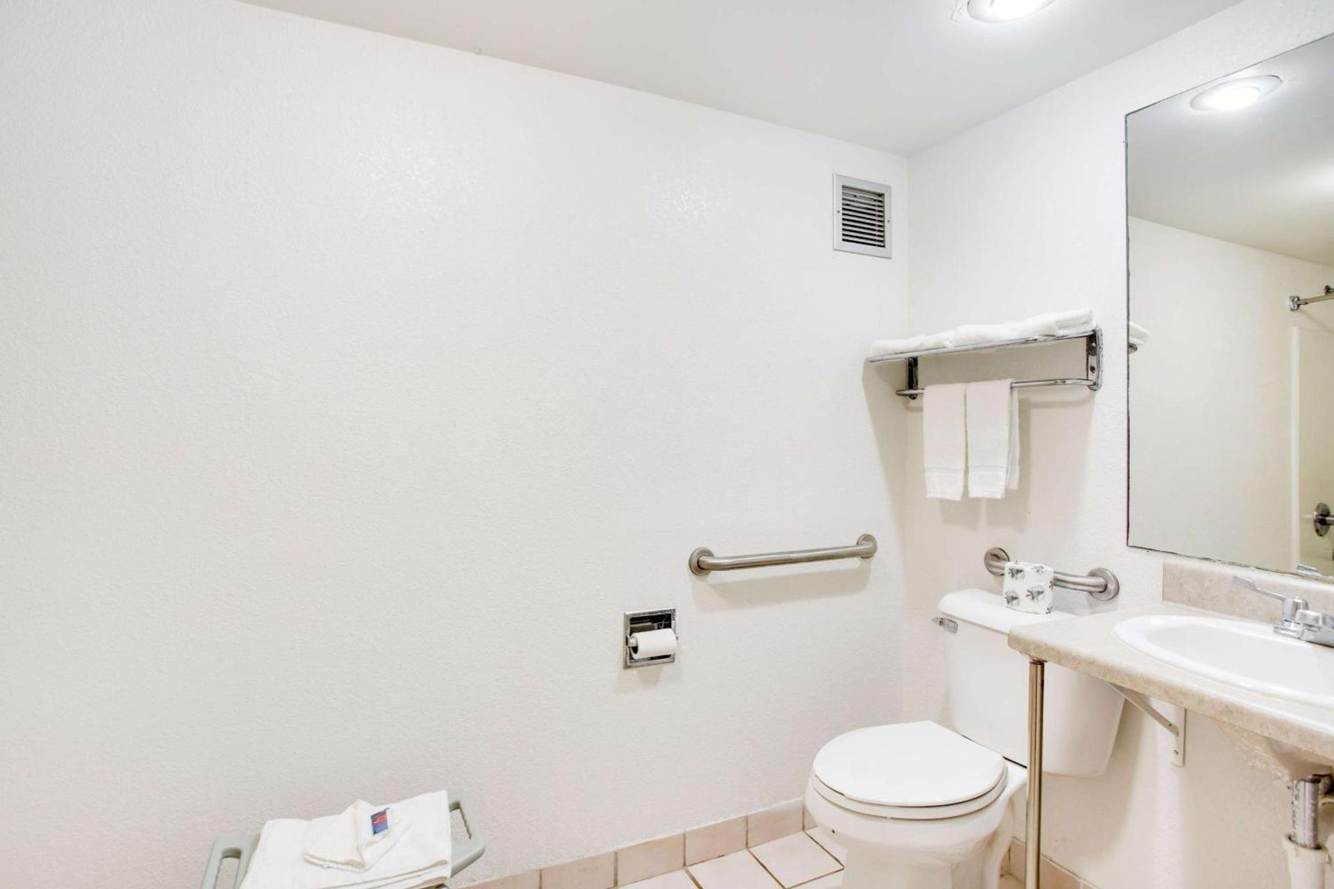 Motel 6-White House, TN photo 71
