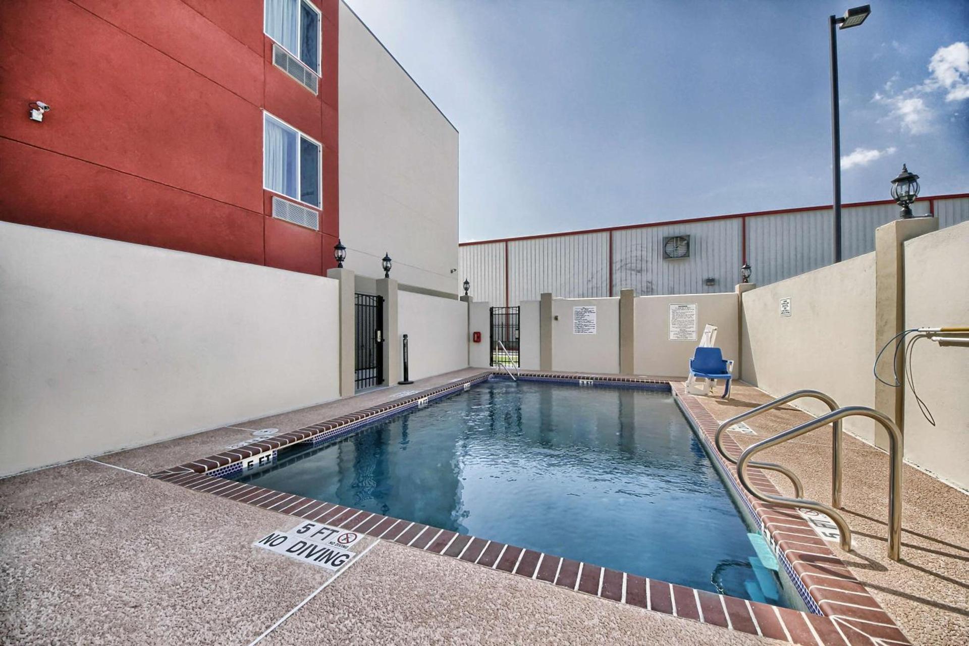 Motel 6-Weslaco, TX photo 49