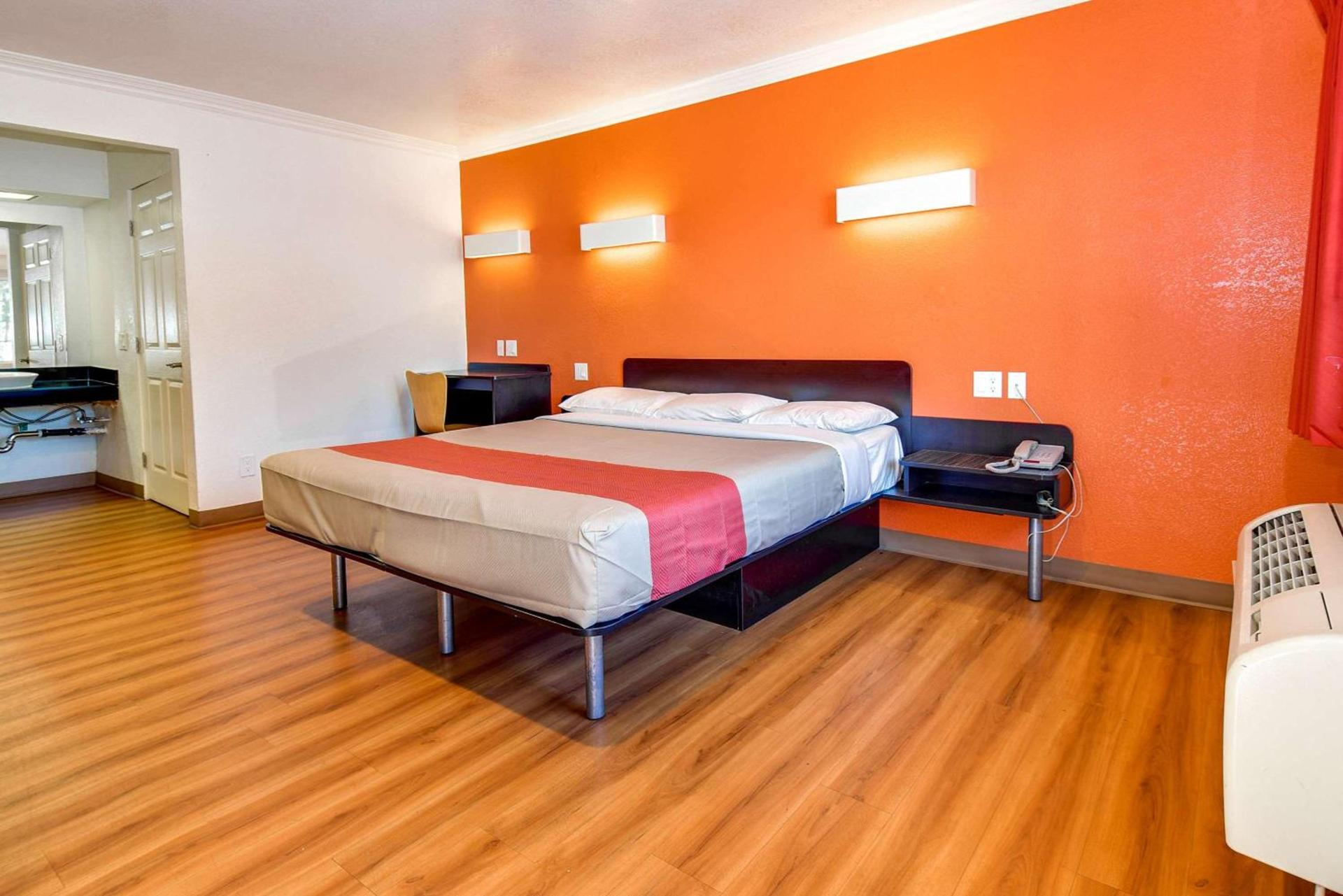 Motel 6 Garden Grove photo 14