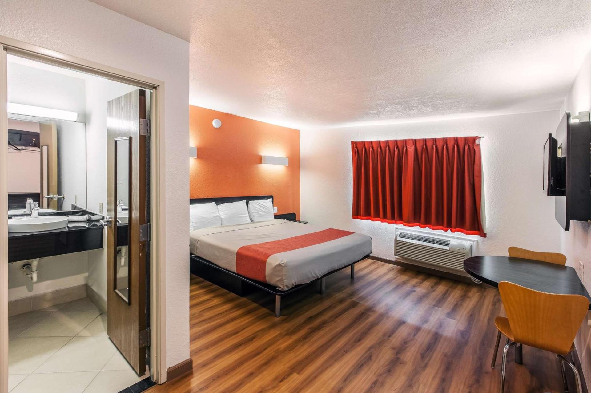 Motel 6-Dallas, TX - South photo 51