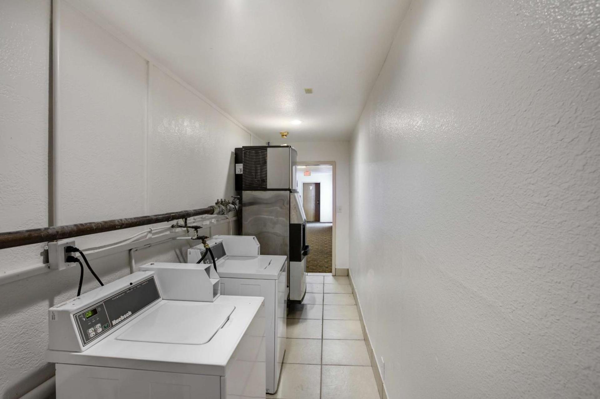 Motel 6-Dallas, TX - South photo 61