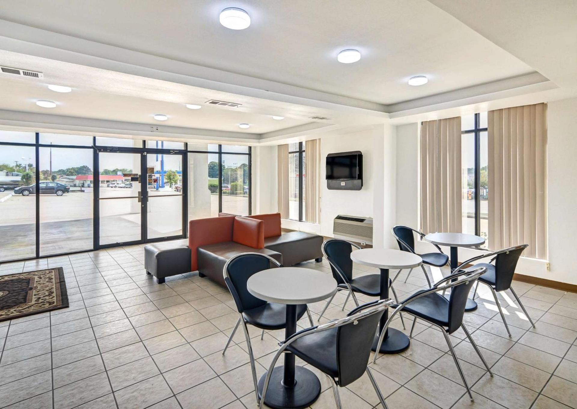Motel 6-Lindale, TX photo 48