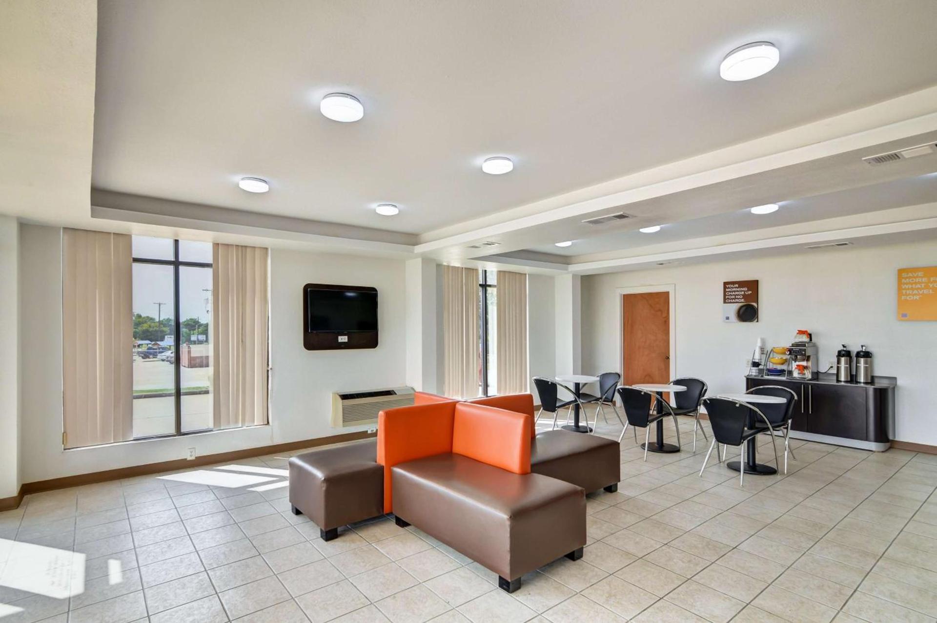 Motel 6-Lindale, TX photo 43