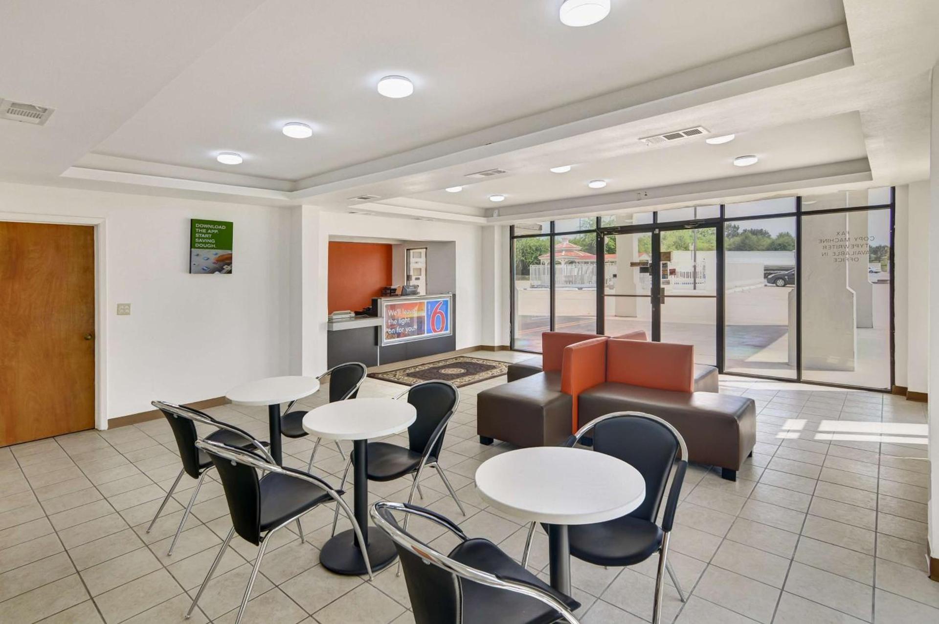 Motel 6-Lindale, TX photo 42