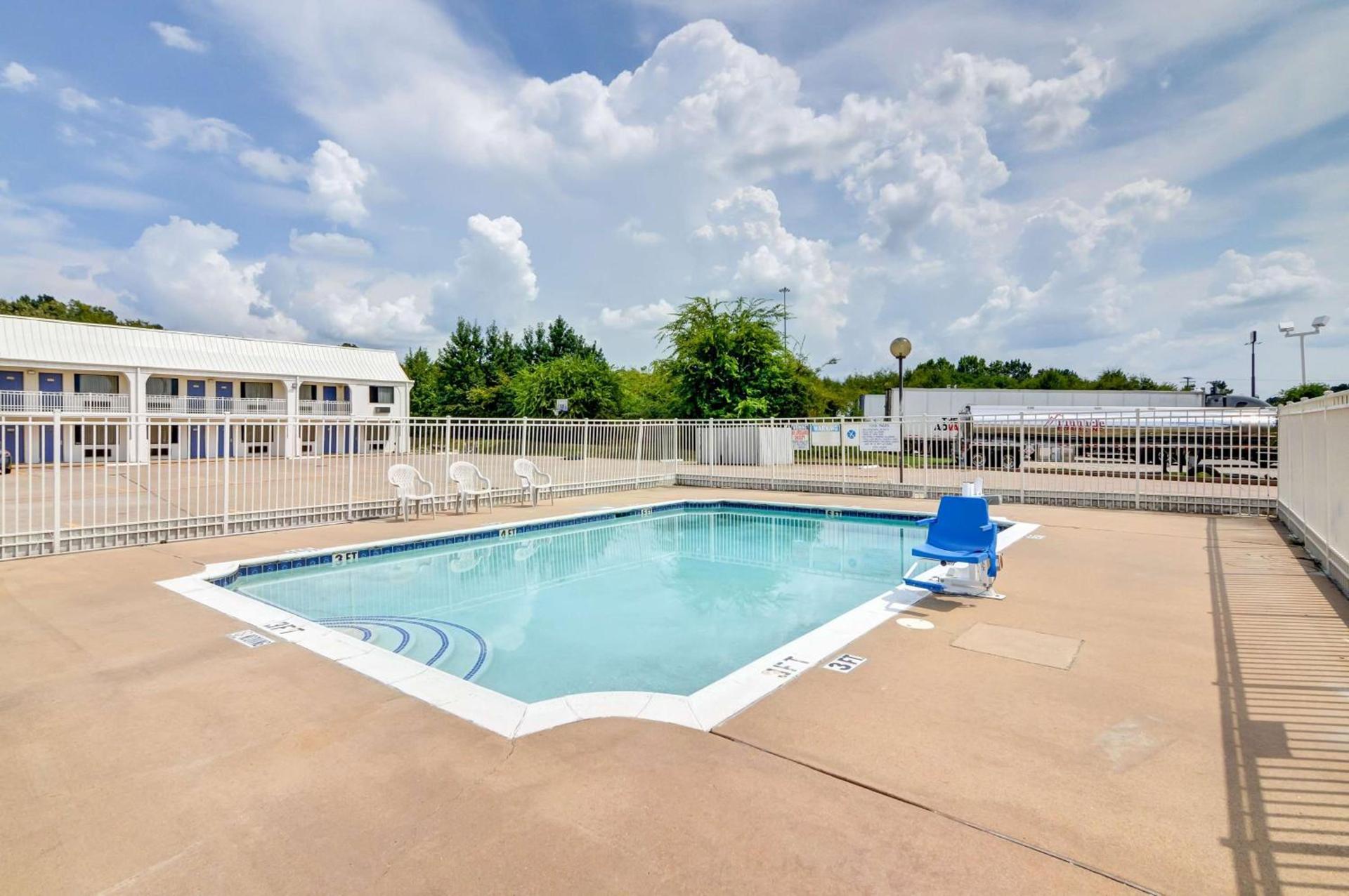 Motel 6-Lindale, TX photo 41