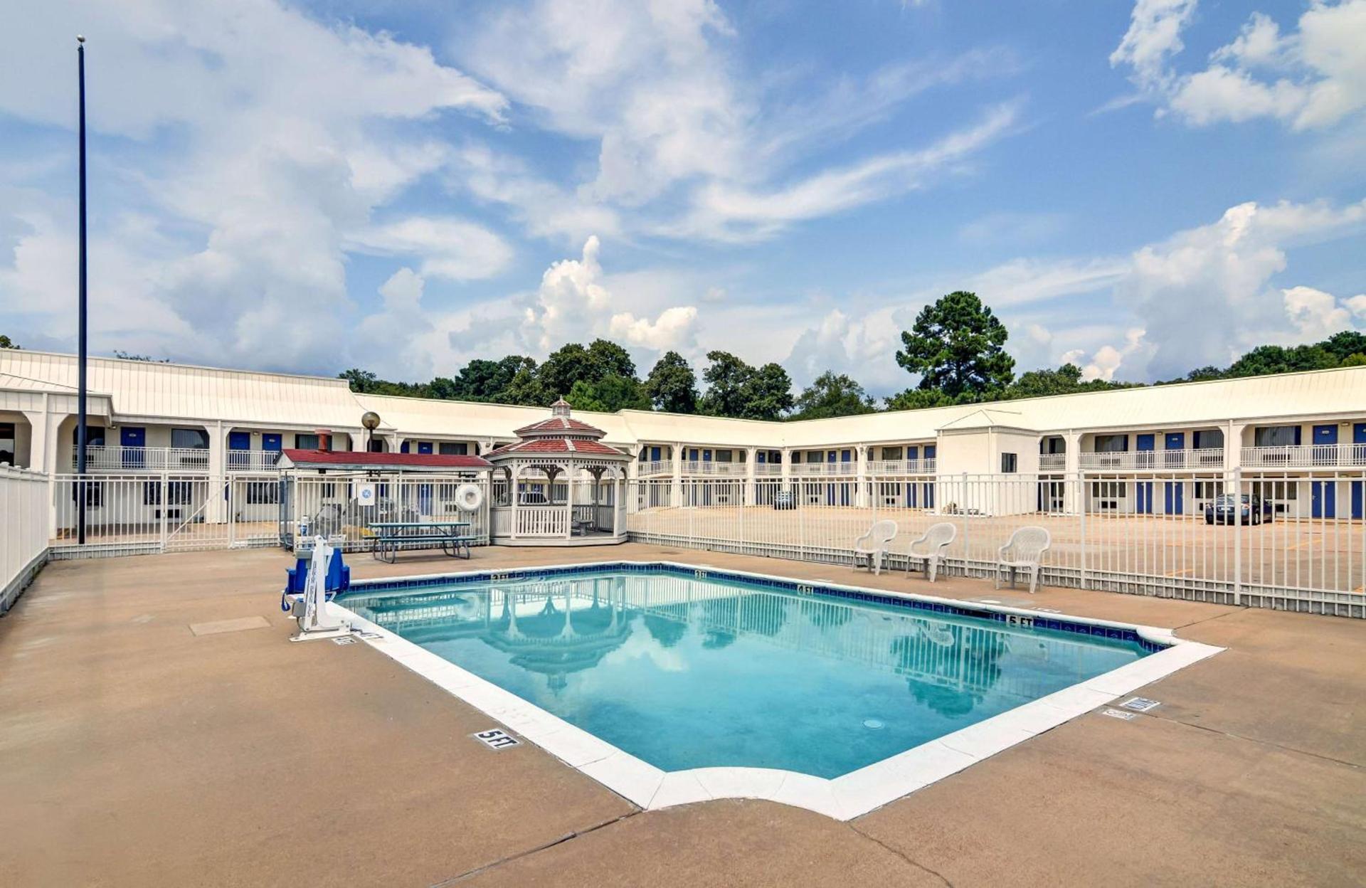 Motel 6-Lindale, TX photo 40