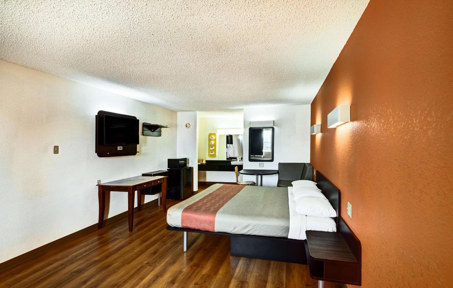 Motel 6-Lindale, TX photo 34