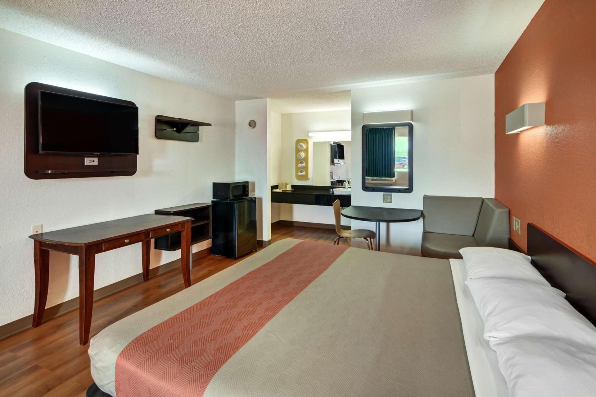Motel 6-Lindale, TX photo 32