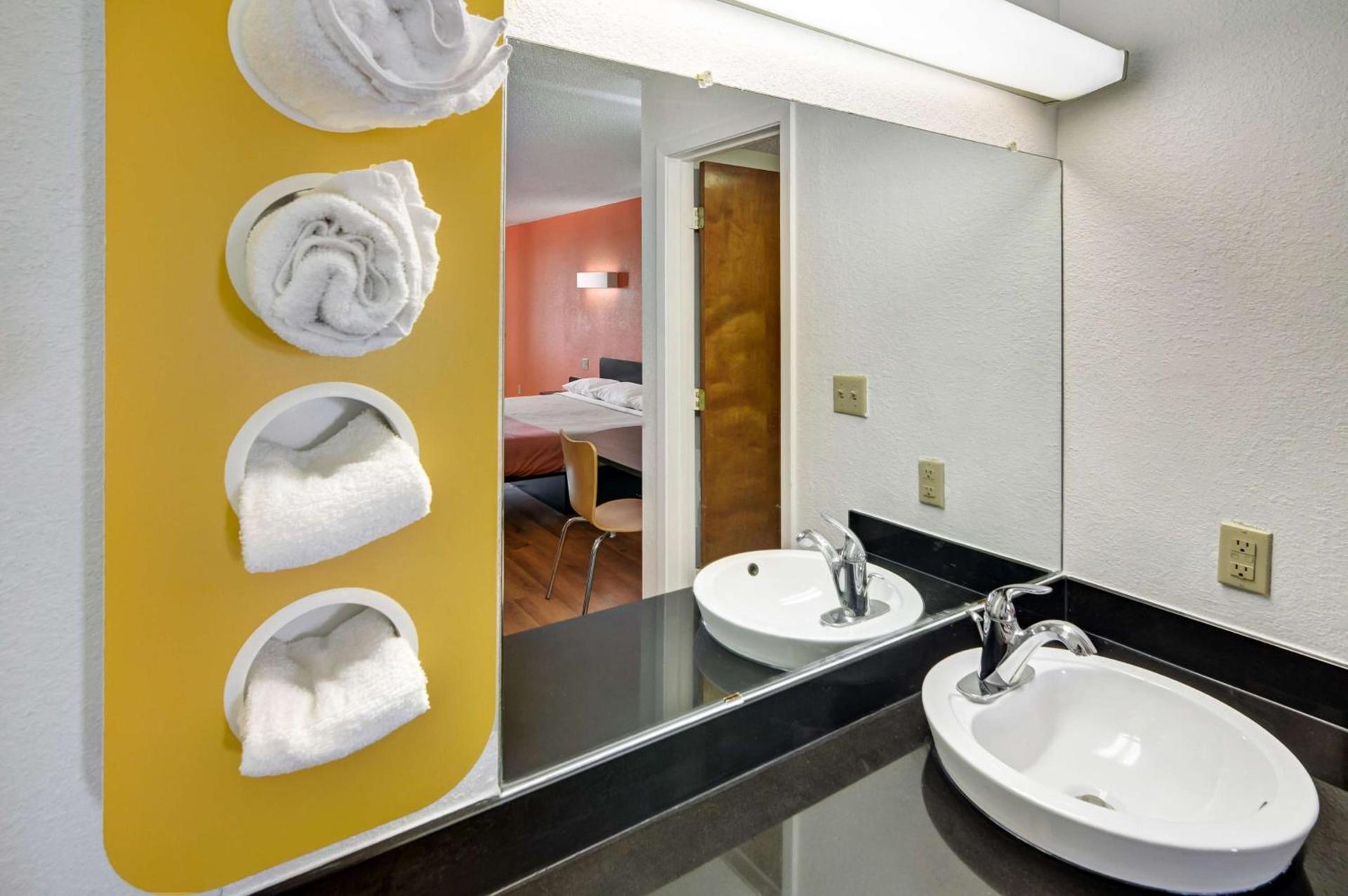 Motel 6-Lindale, TX photo 29