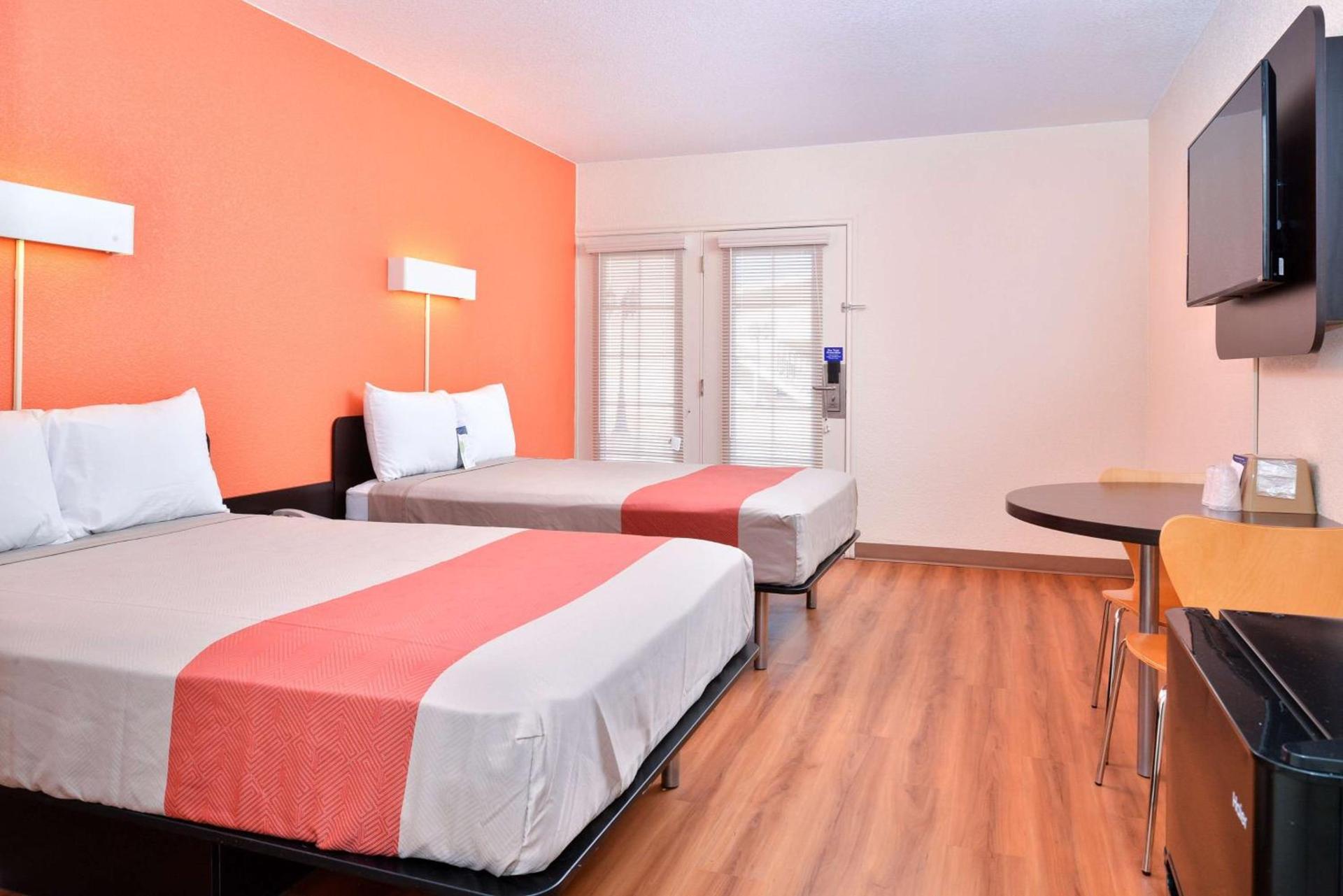 Days Inn by Wyndham Brawley photo 17