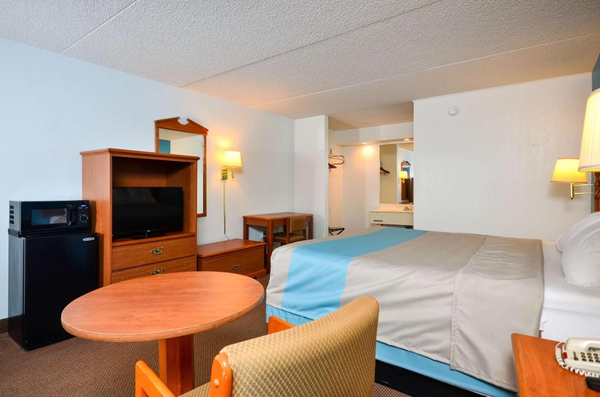 Motel 6-Pulaski, TN photo 49