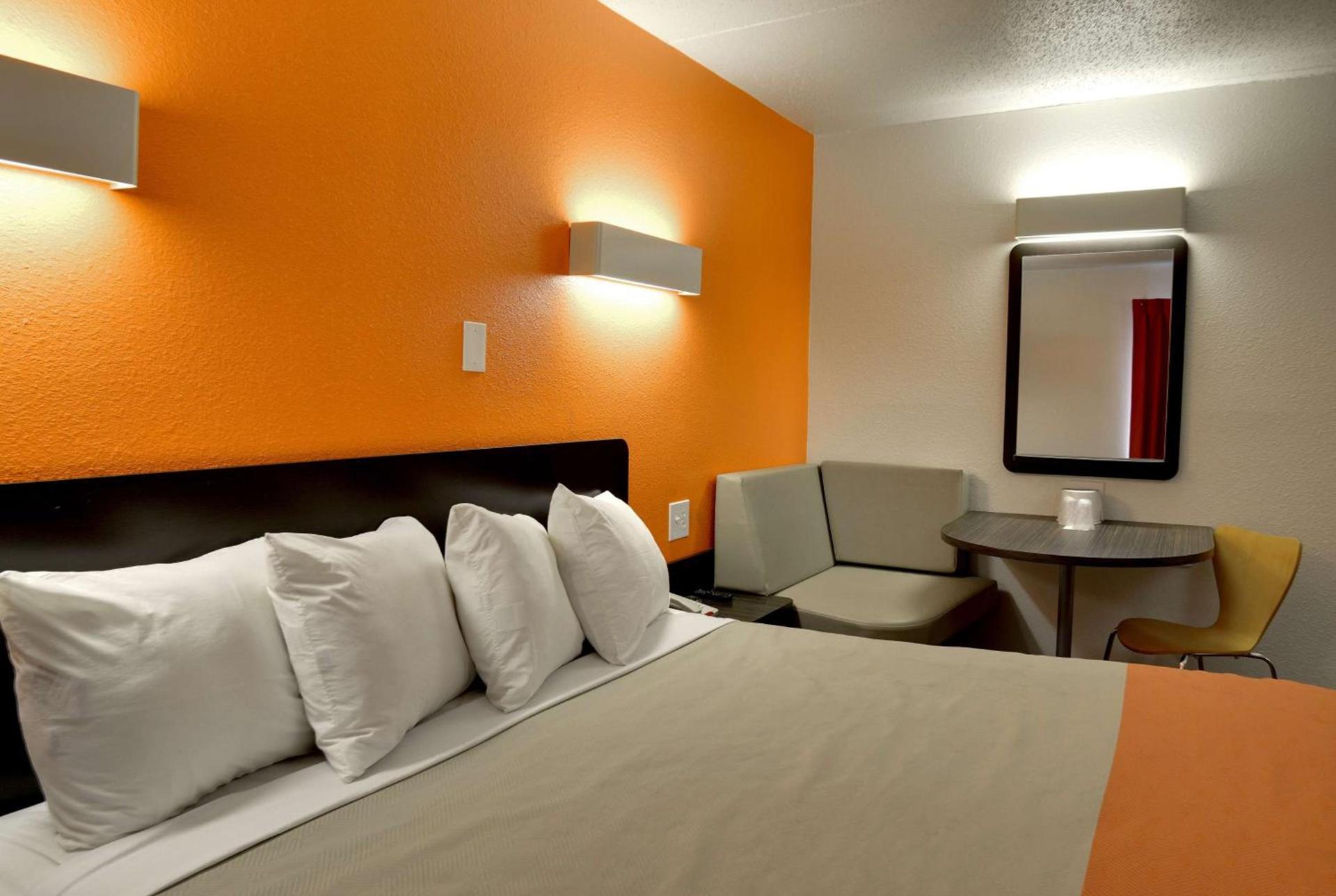 Motel 6-Toledo, OH photo 43