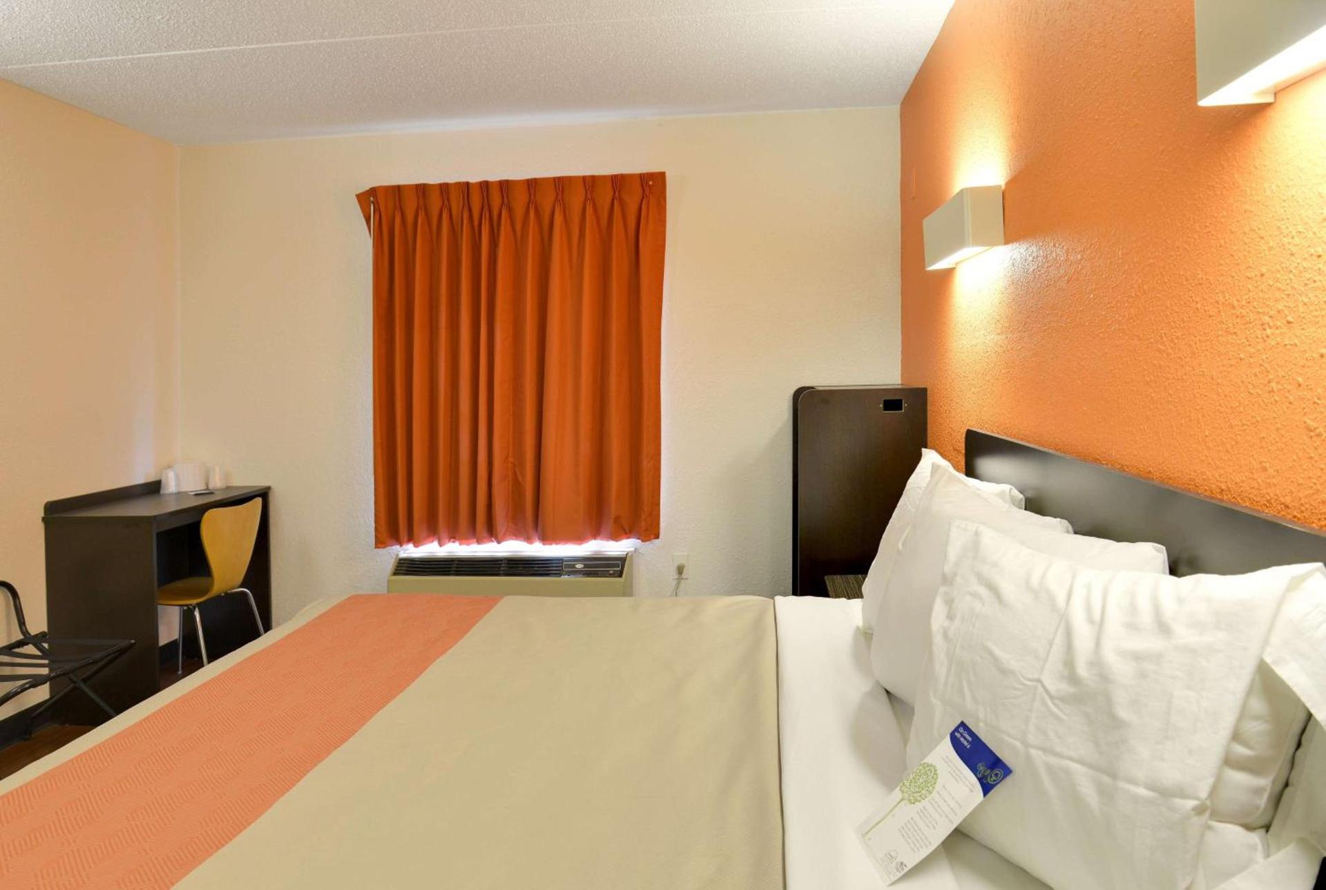 Motel 6-Toledo, OH photo 49
