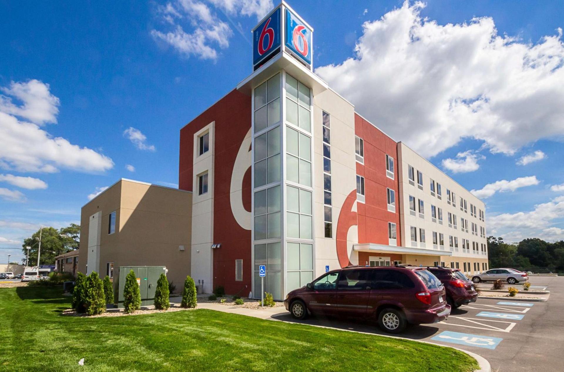 Motel 6-South Bend, IN - Mishawaka — hotel in South Bend