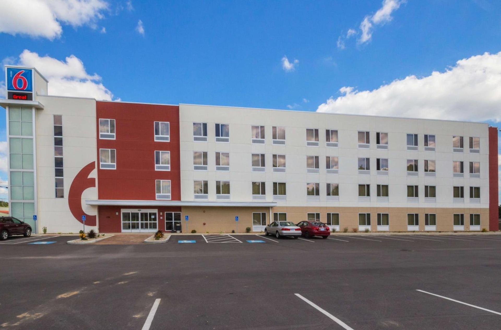 Days Inn by Wyndham South Bend/Notre Dame photo 35