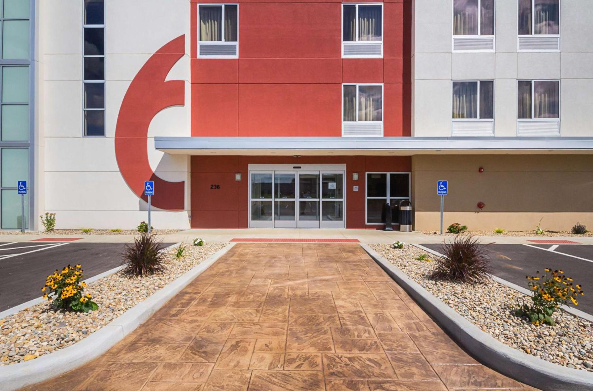 Days Inn by Wyndham South Bend/Notre Dame photo 37