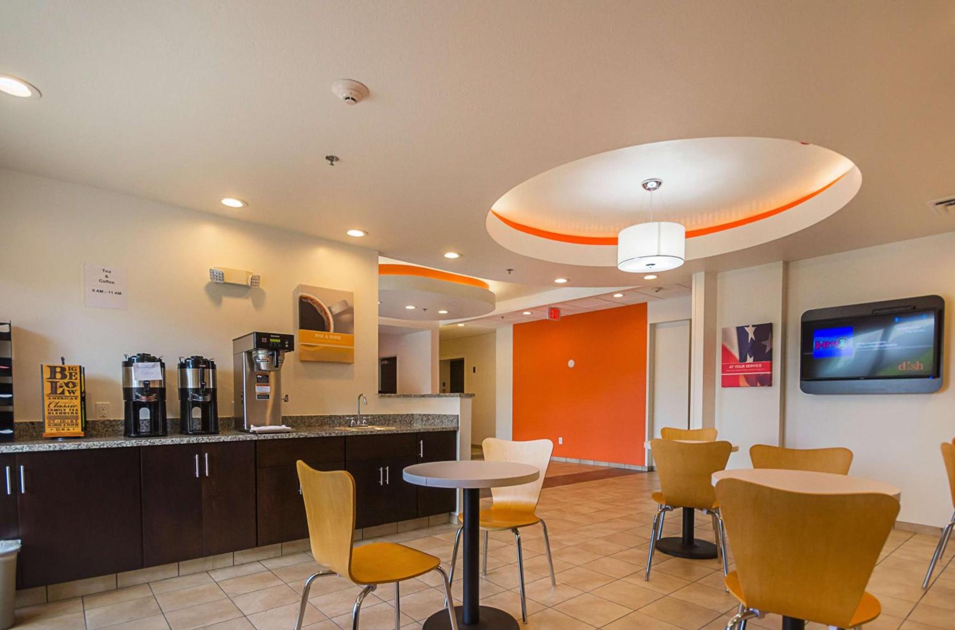Days Inn by Wyndham South Bend/Notre Dame photo 42