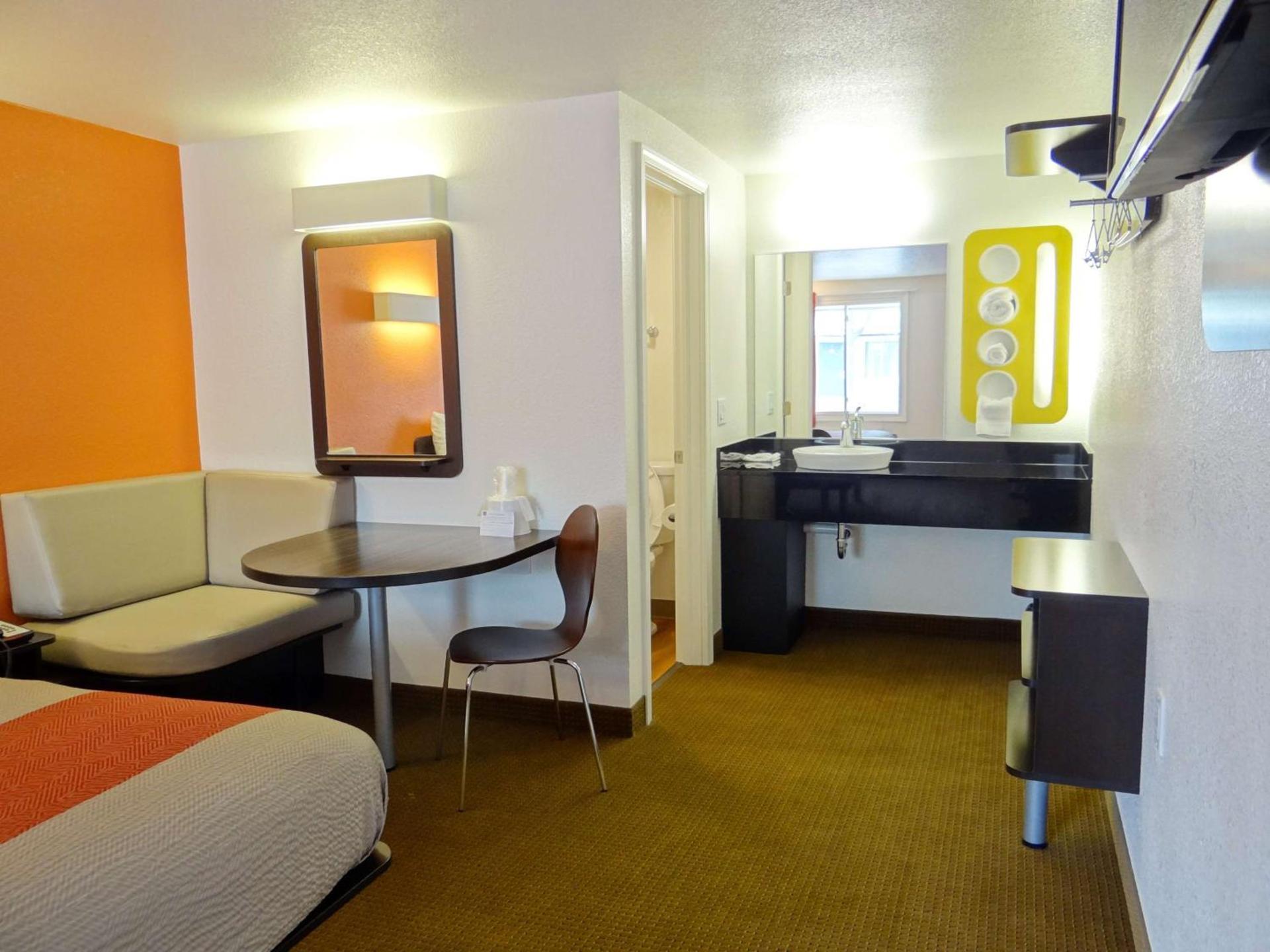 Motel 6-Erie, PA photo 43