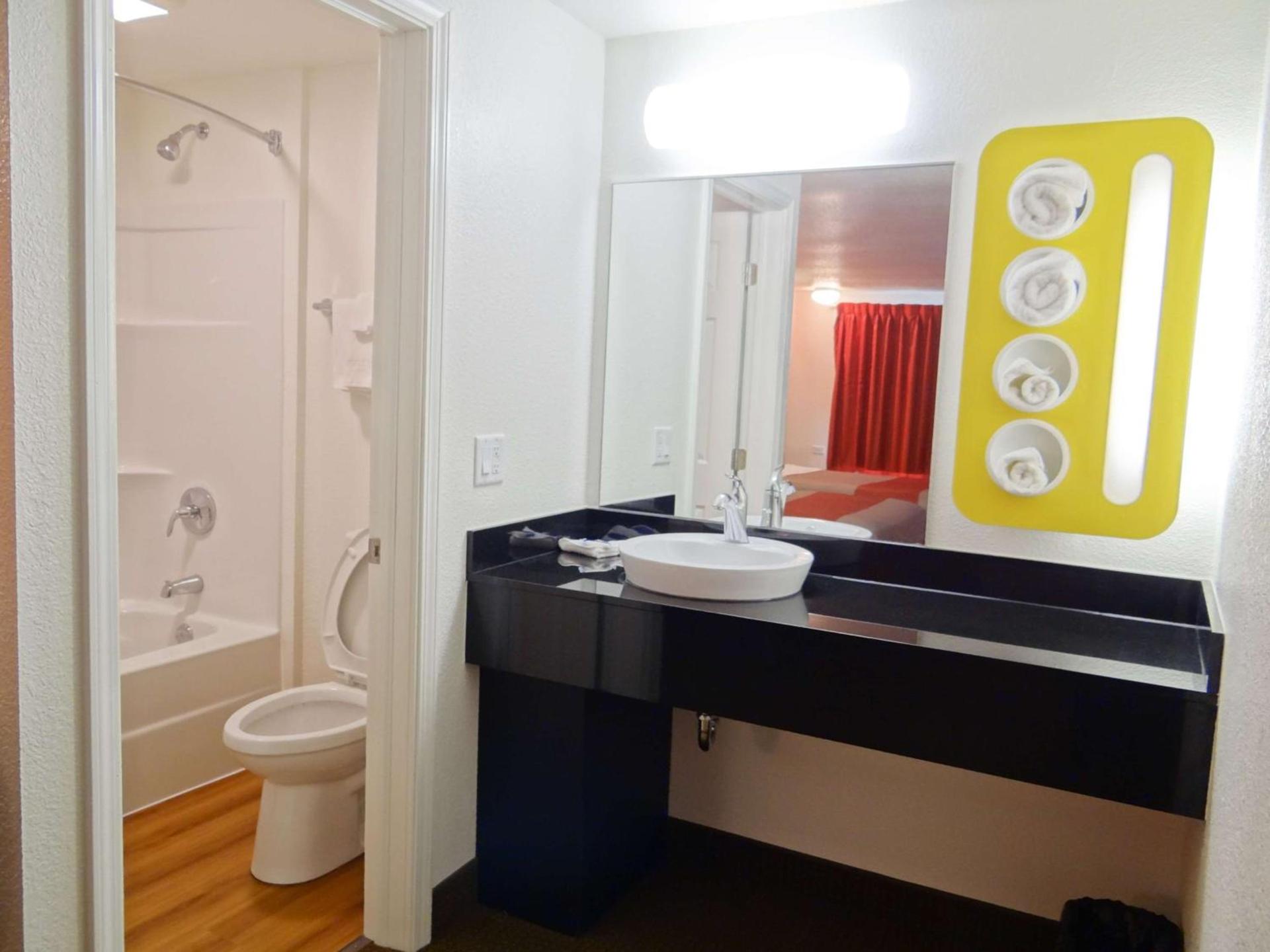 Motel 6-Erie, PA photo 51