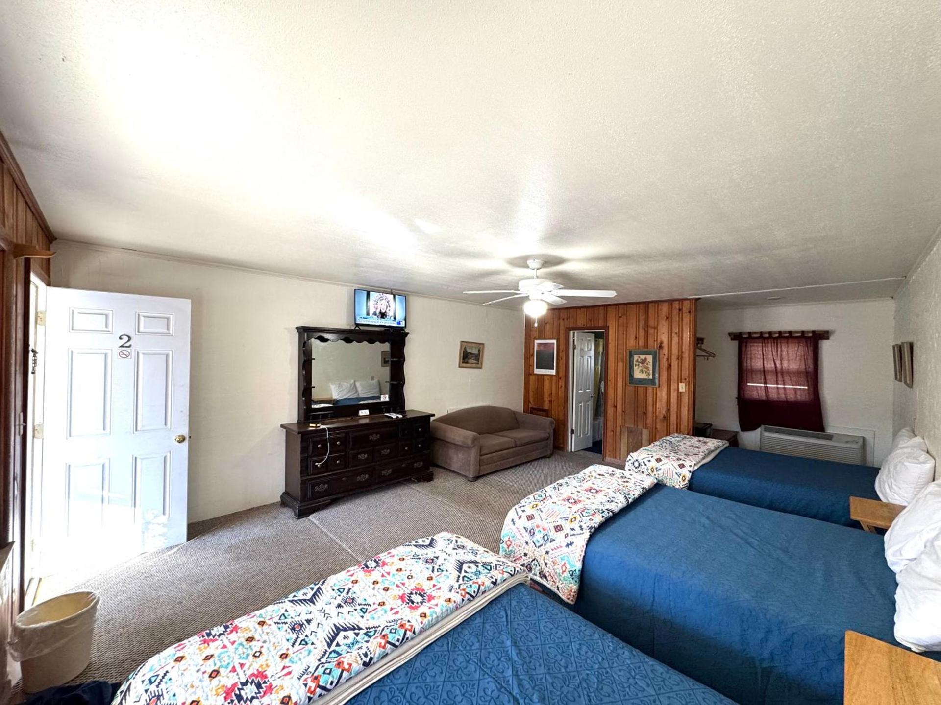 Parkview Lodge & Cabins photo 26