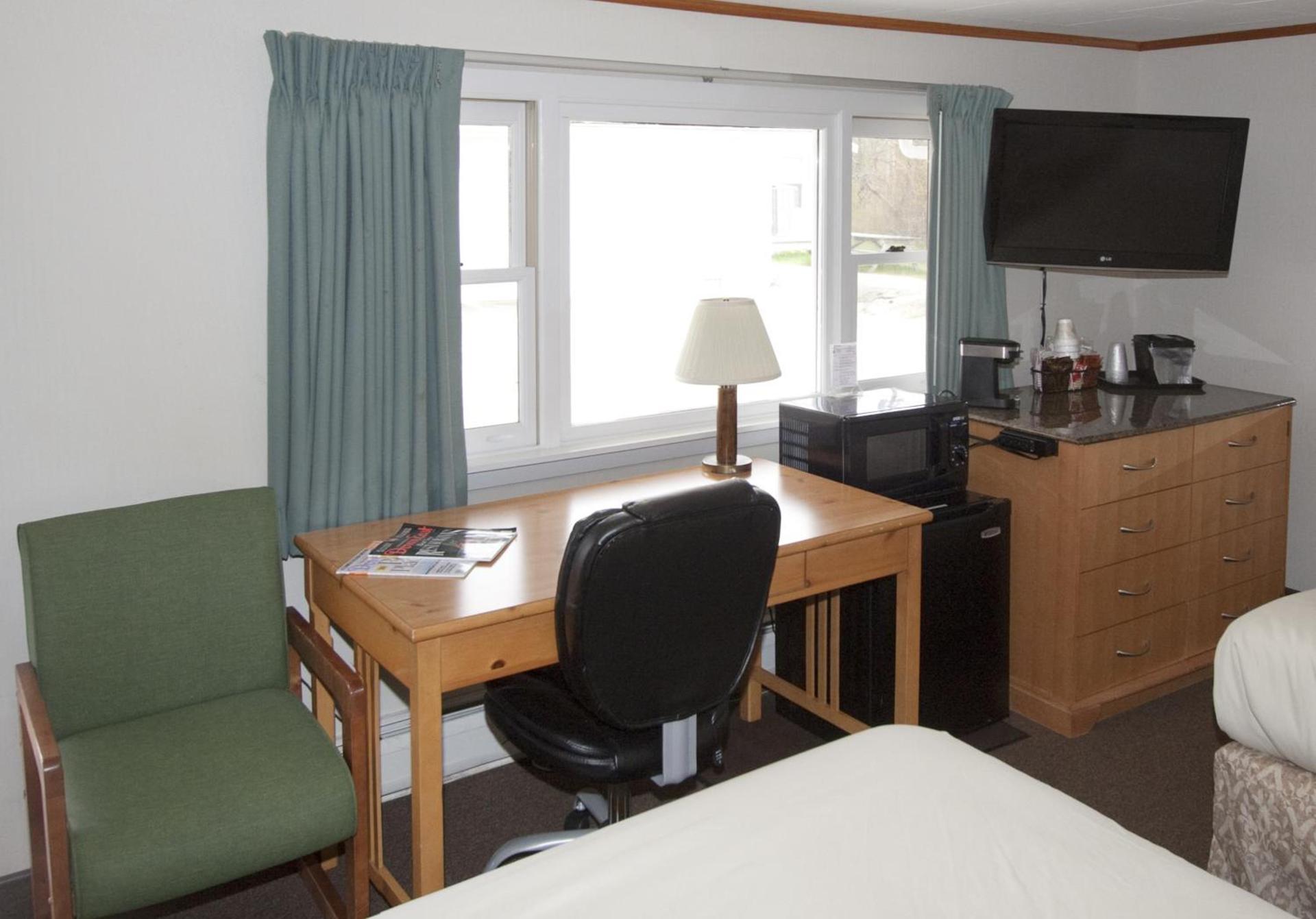 The Bluebird Motel Maine photo 11