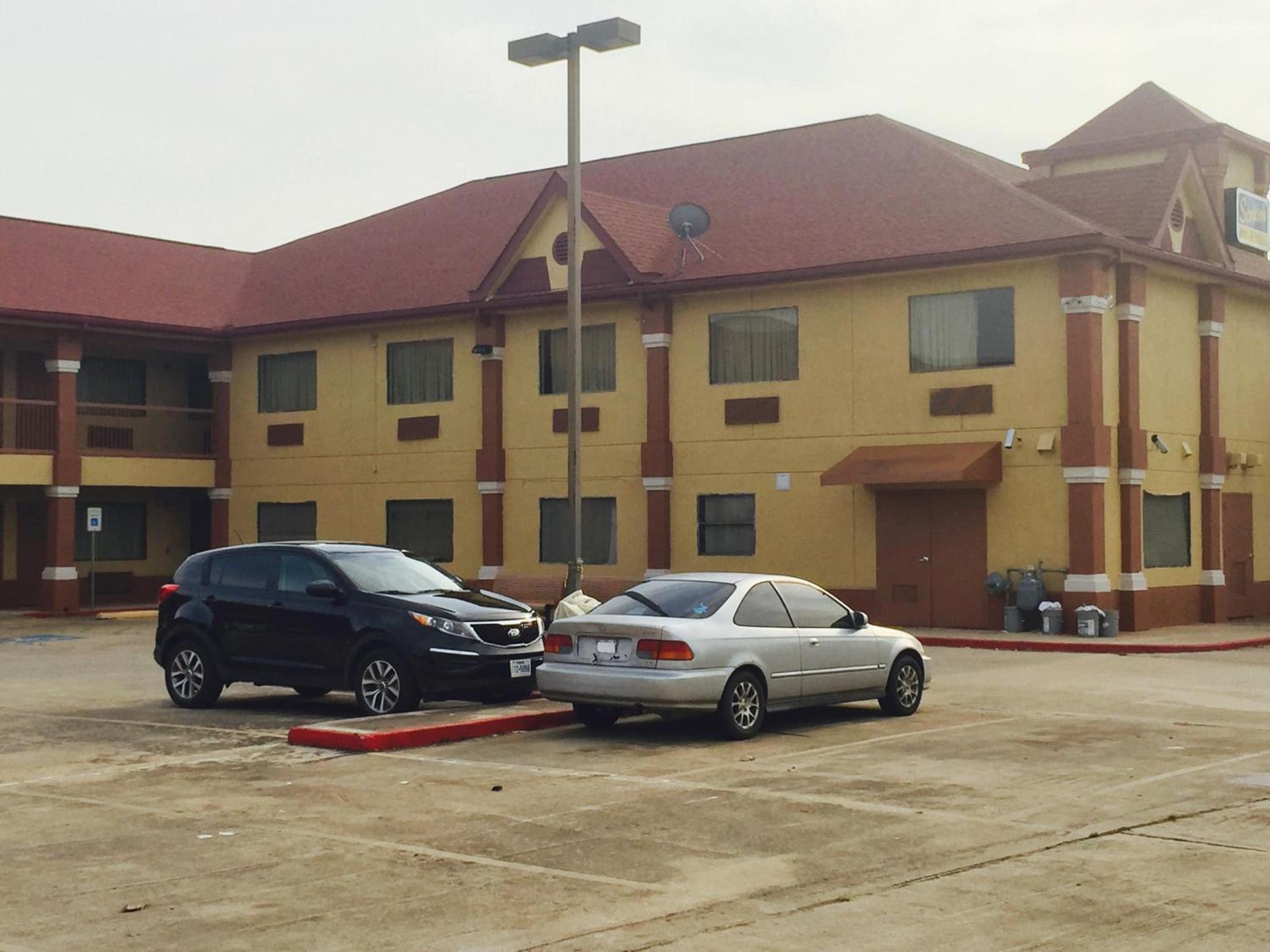 Scottish Inn & Suites Hobby Airport photo 8