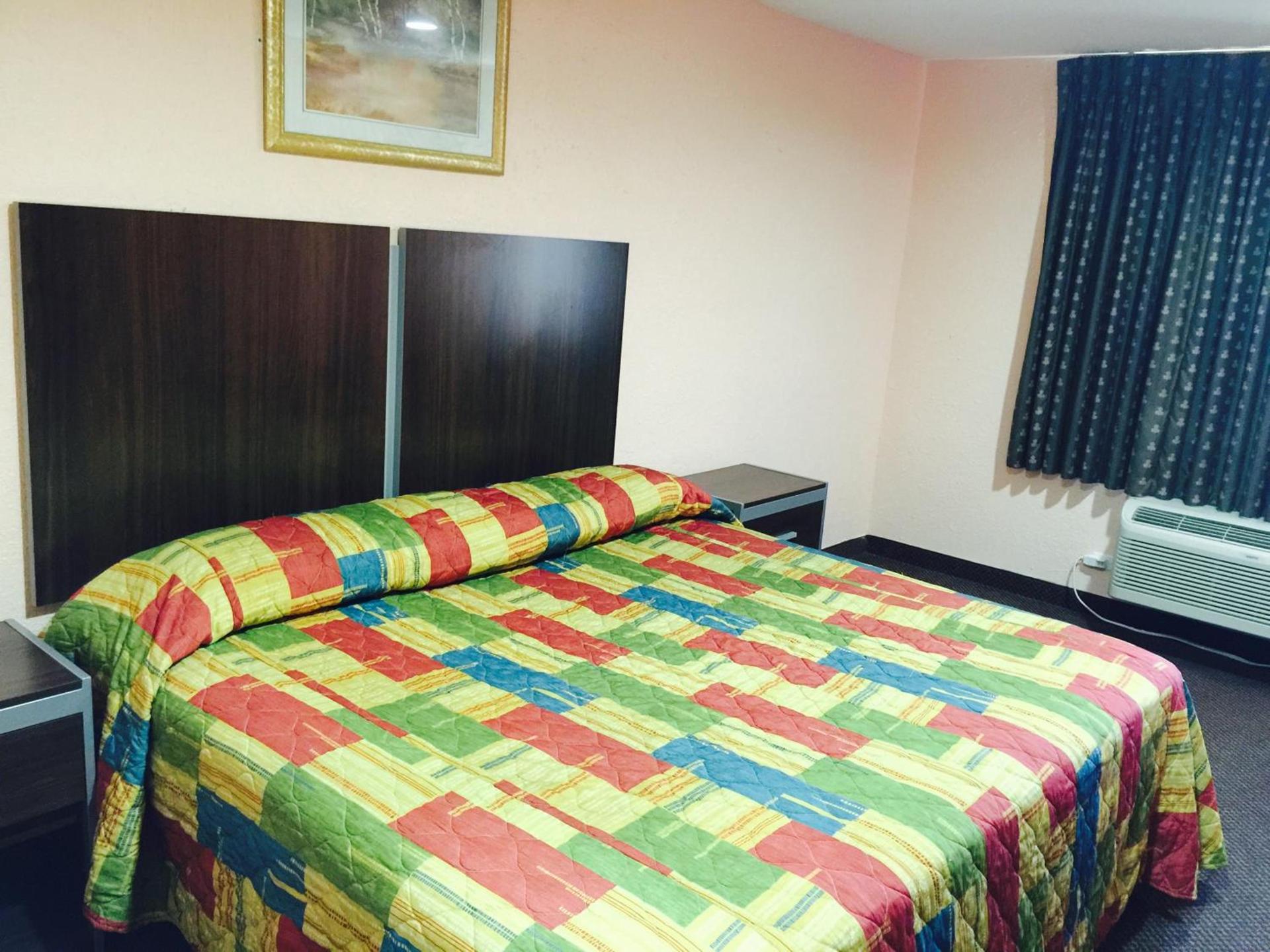 Scottish Inn & Suites Hobby Airport photo 13