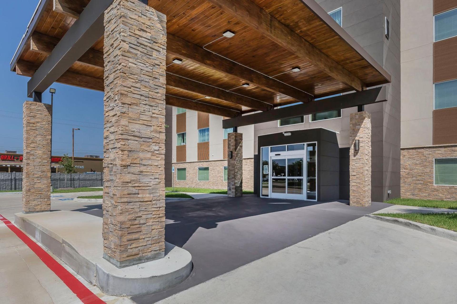 Garner Hotel Houston - Westheimer by IHG photo 18