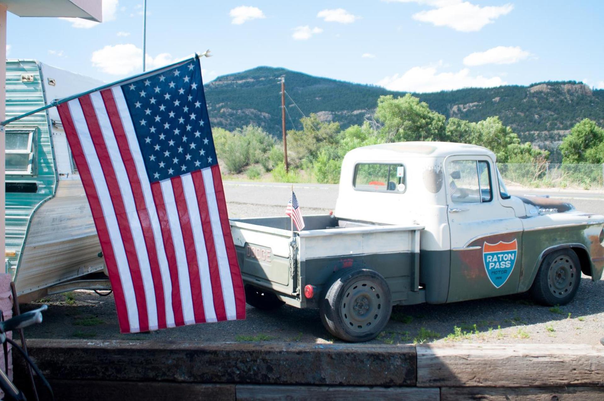 Raton Pass Motor Inn photo 11