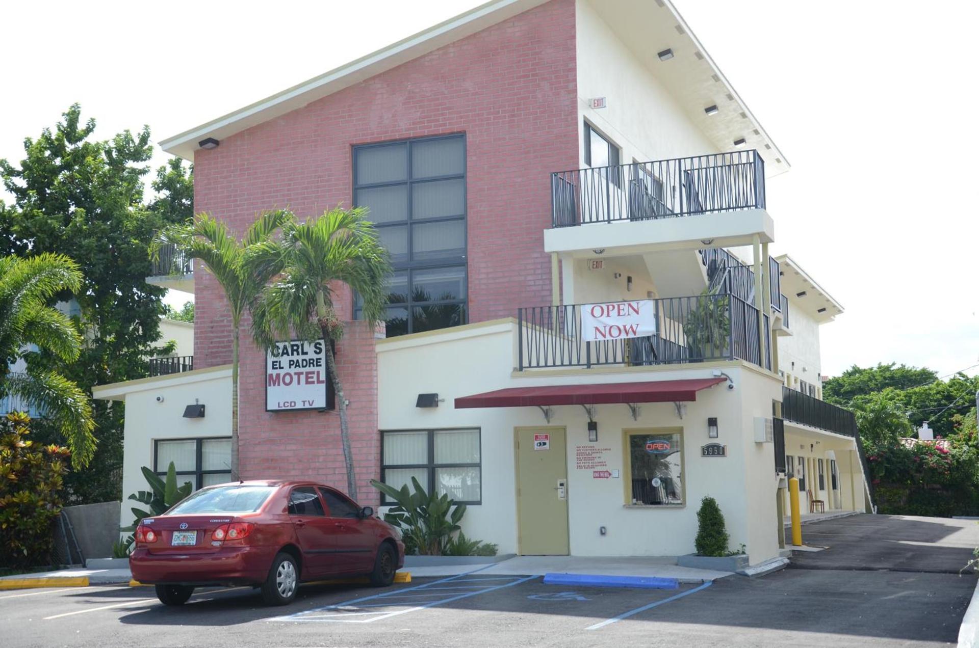 Carl's El Padre Motel photo 1
