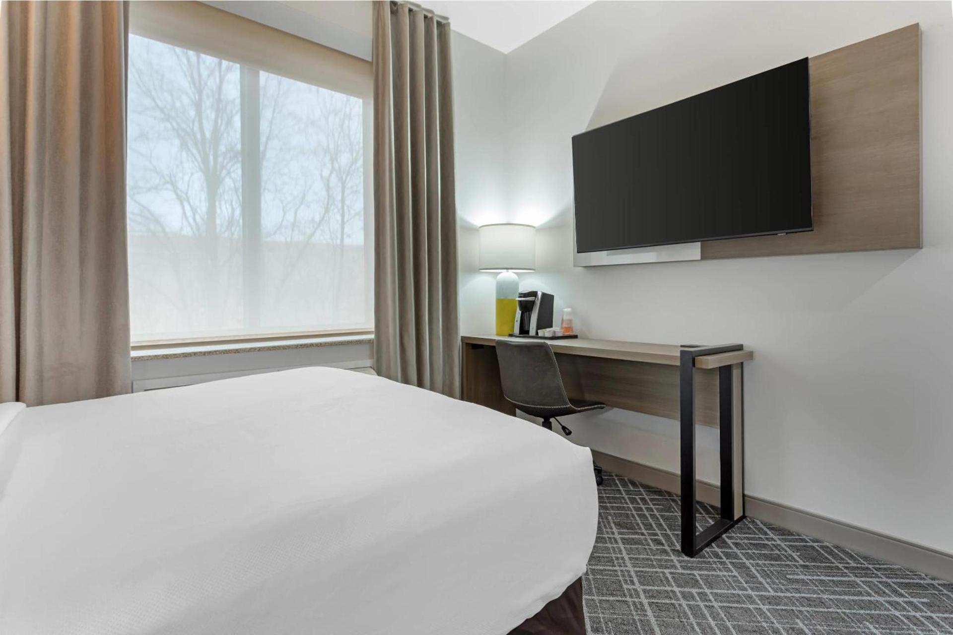 Comfort Inn Staten Island photo 7