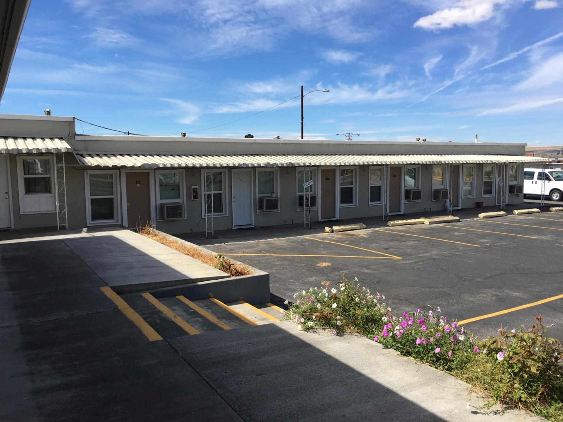 Umatilla Inn & Suites photo 35