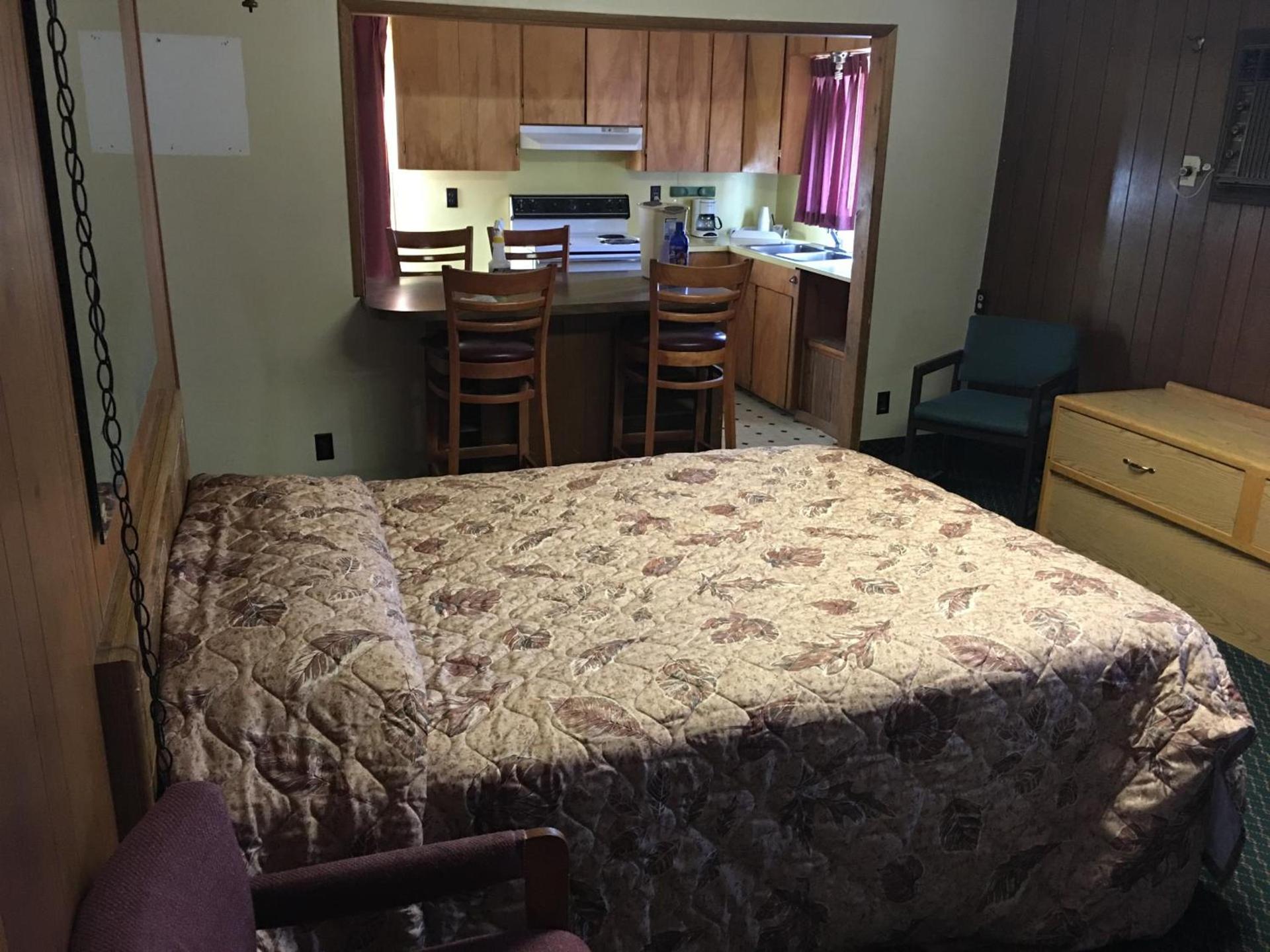Umatilla Inn & Suites photo 39