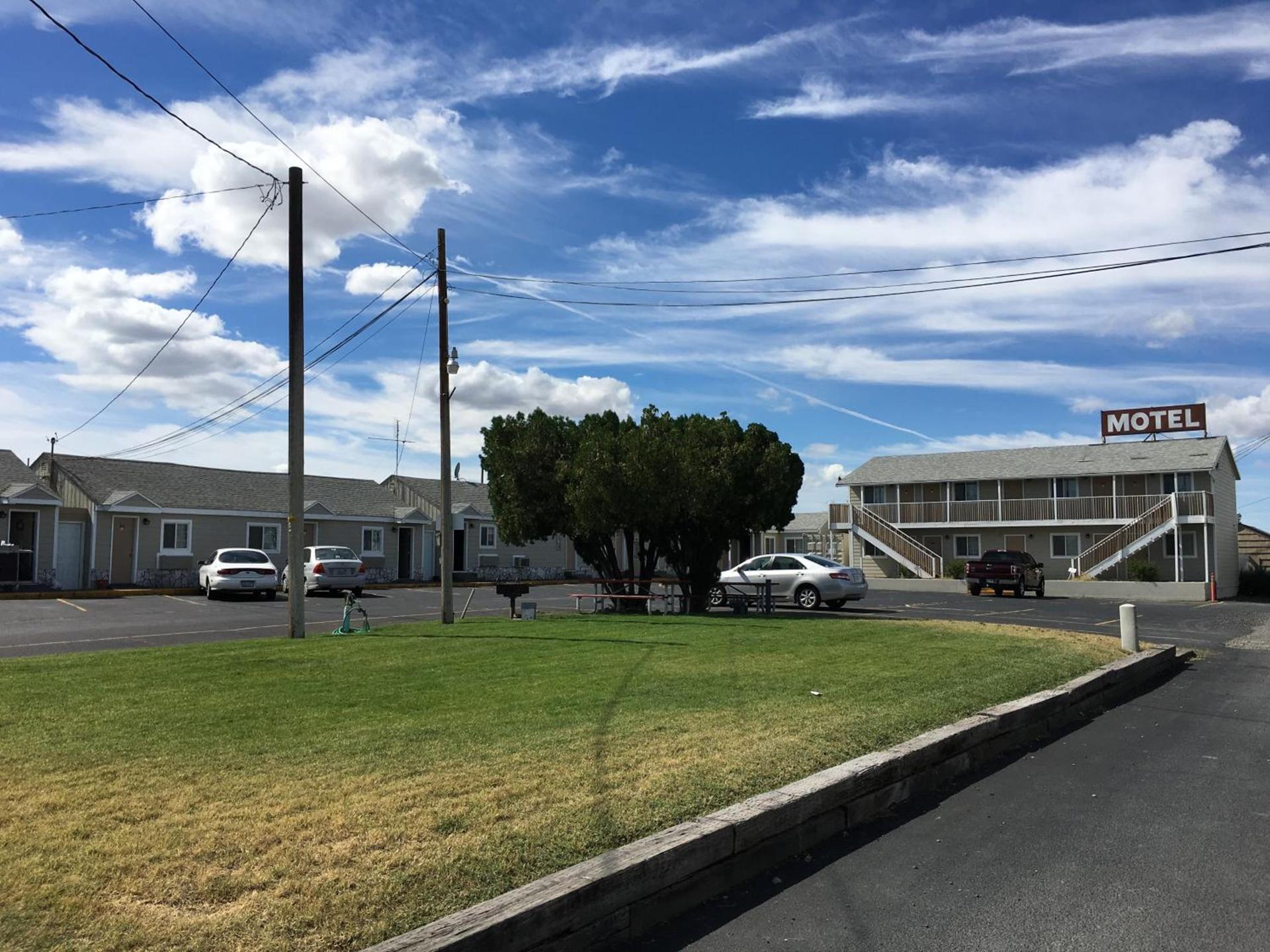 Umatilla Inn & Suites photo 14