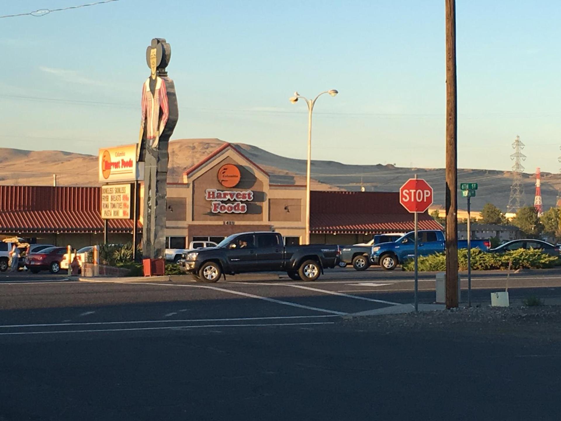 Umatilla Inn & Suites photo 9