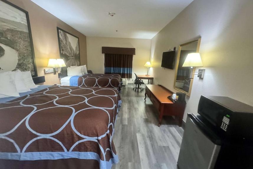 Hotel Piney Woods photo 5
