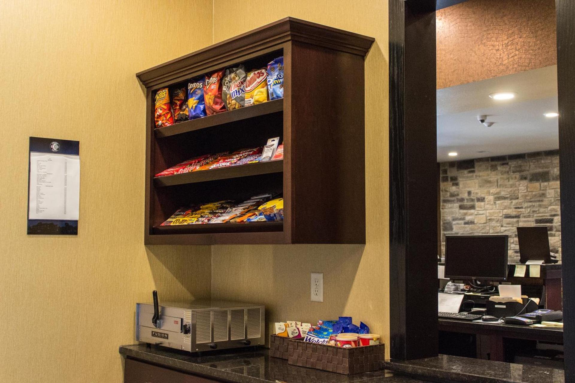 Cobblestone Hotel & Suites - Chippewa Falls photo 43