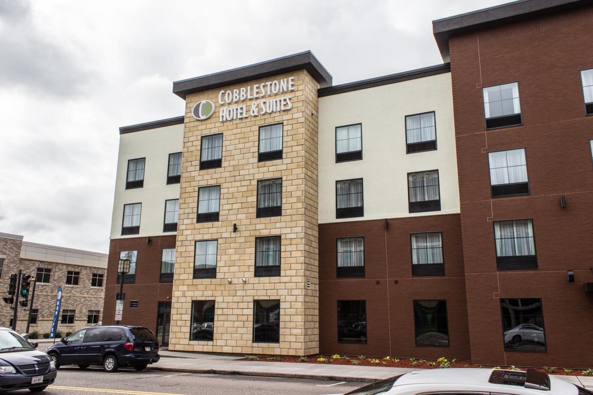 Cobblestone Hotel & Suites - Chippewa Falls photo 48