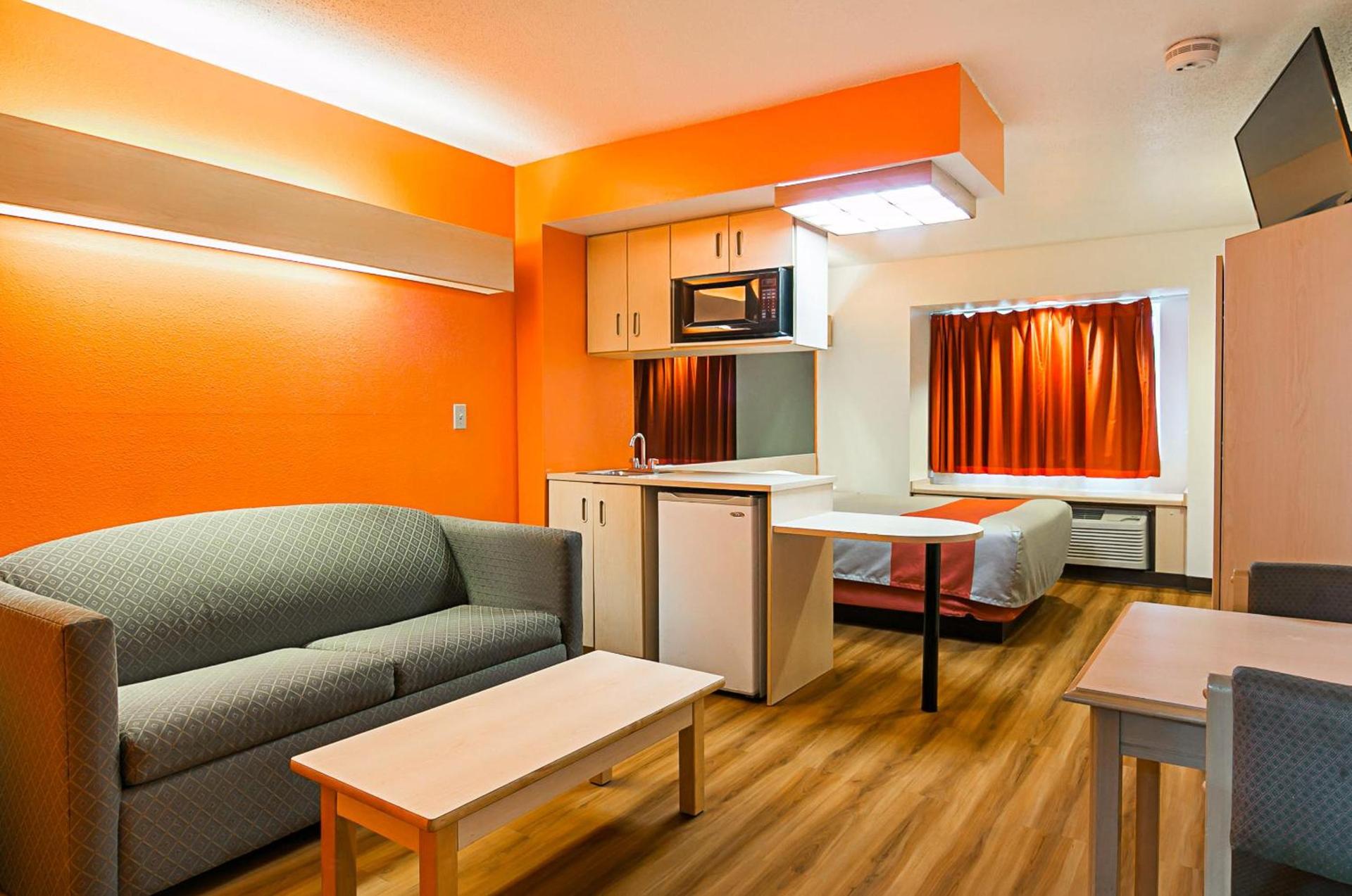 Motel 6-Sycamore, IL photo 17