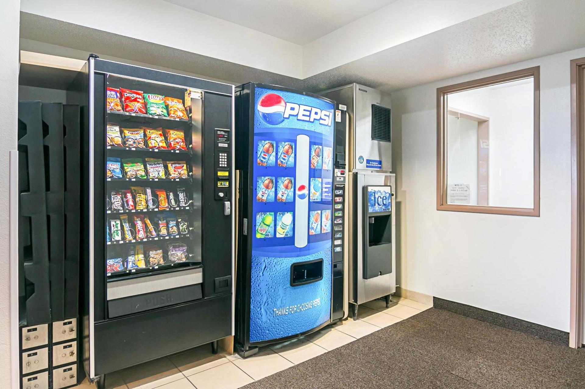 Motel 6-Sycamore, IL photo 31